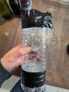 fixation du piège à frelons